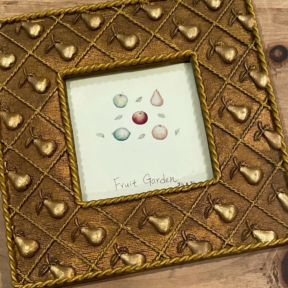 Fruit Garden Embossed gold scroll pear frame 3-1/2 x 3-1/2